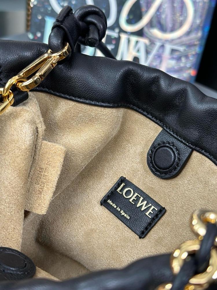 Classic Elegant Leather Shoulder Bag