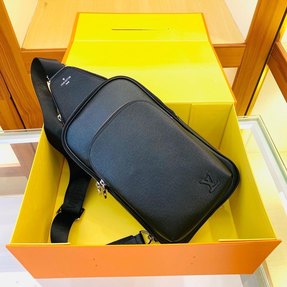 Modern Refined Leather Shoulder Bag 20x31x7cm