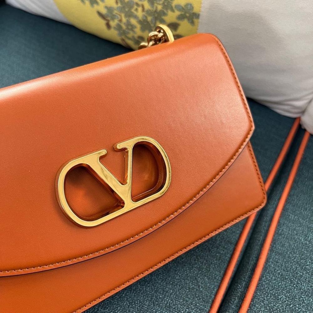VLogo Signature Calfskin Shoulder Bag 24x16x8cm Style 1695732524