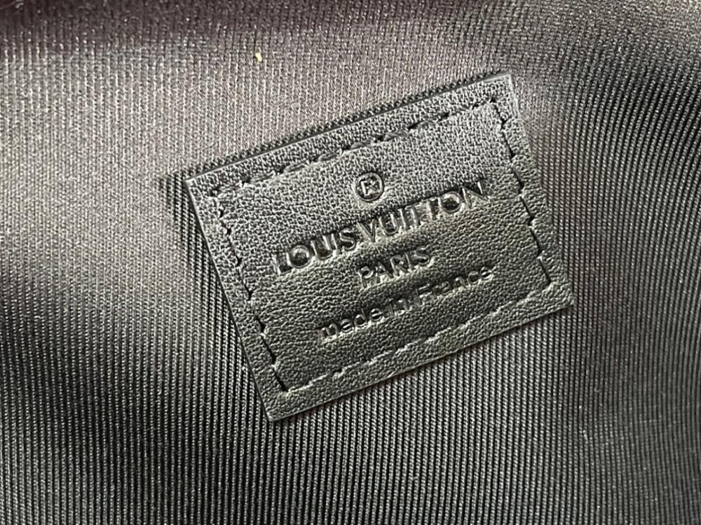 Modern Stylish Monogram Leather Shoulder Bag 21.5x15x7cm