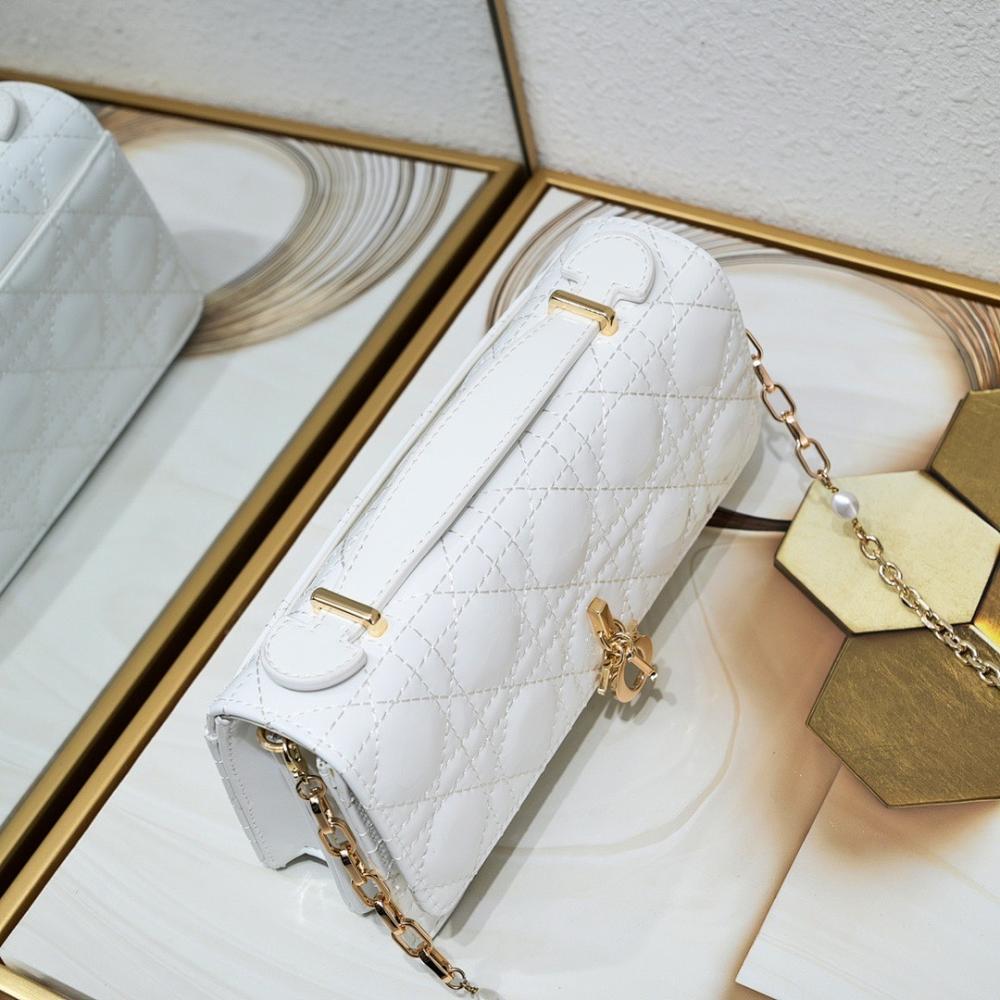 Classic Refined Leather Shoulder Bag 21x11.5x4.5cm