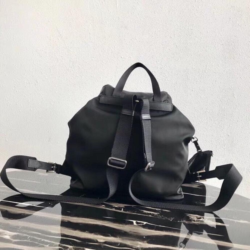 Modern Elegant Saffiano Leather Bag