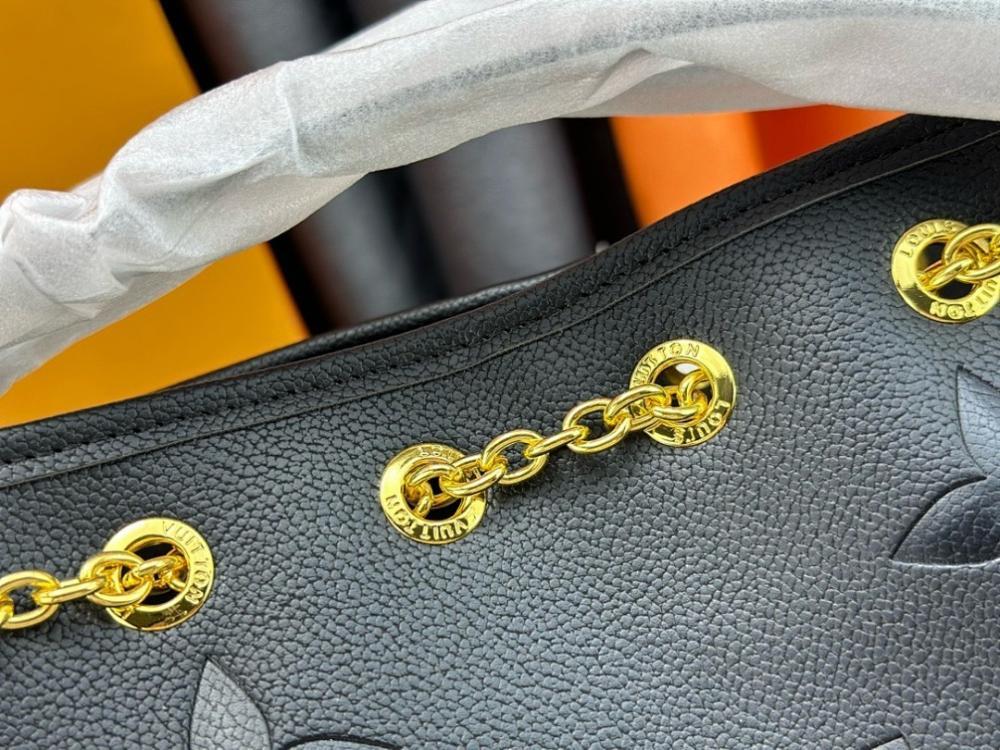 Modern Luxury Leather Shoulder Bag 28x20x11.5cm