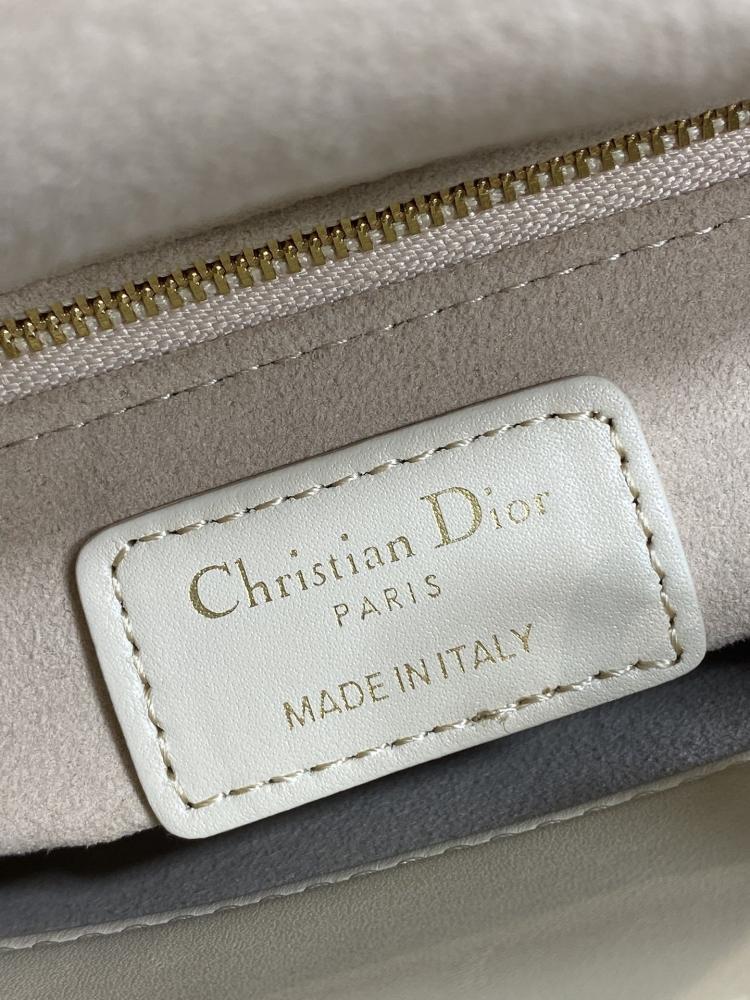 Classic Elegant Top Handle Bag Style 266983232