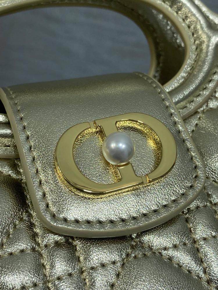 Top Handle Bag Style 607670538