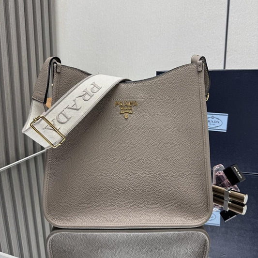Woven Tote Bag Style 116888627