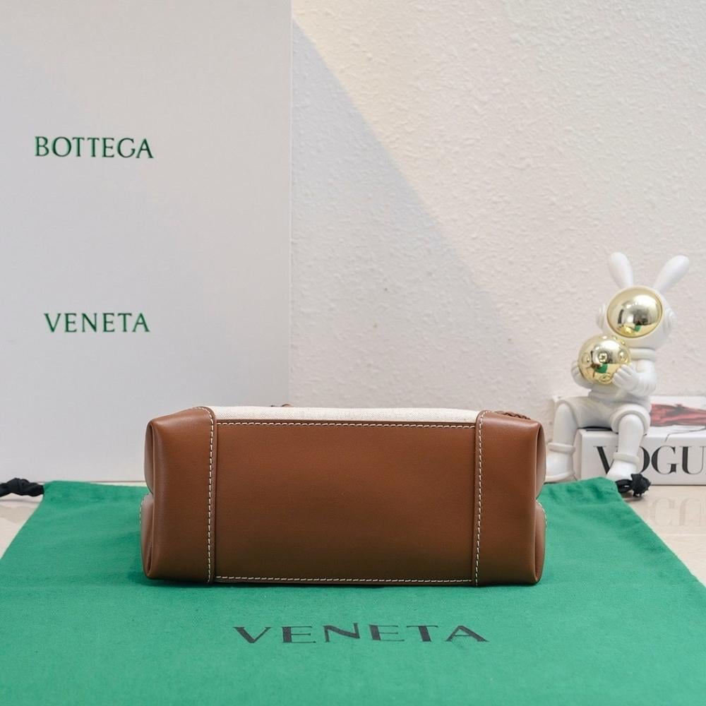 Modern Luxury Leather Top Handle Bag 25x22x10.5cm