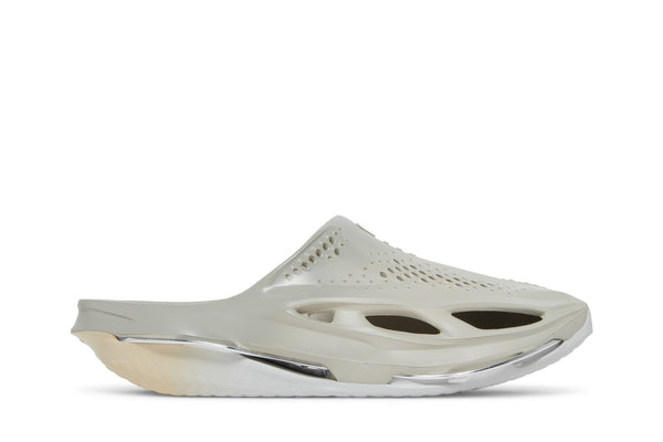 Matthew M. Williams x 005 Slide 'Light Bone'