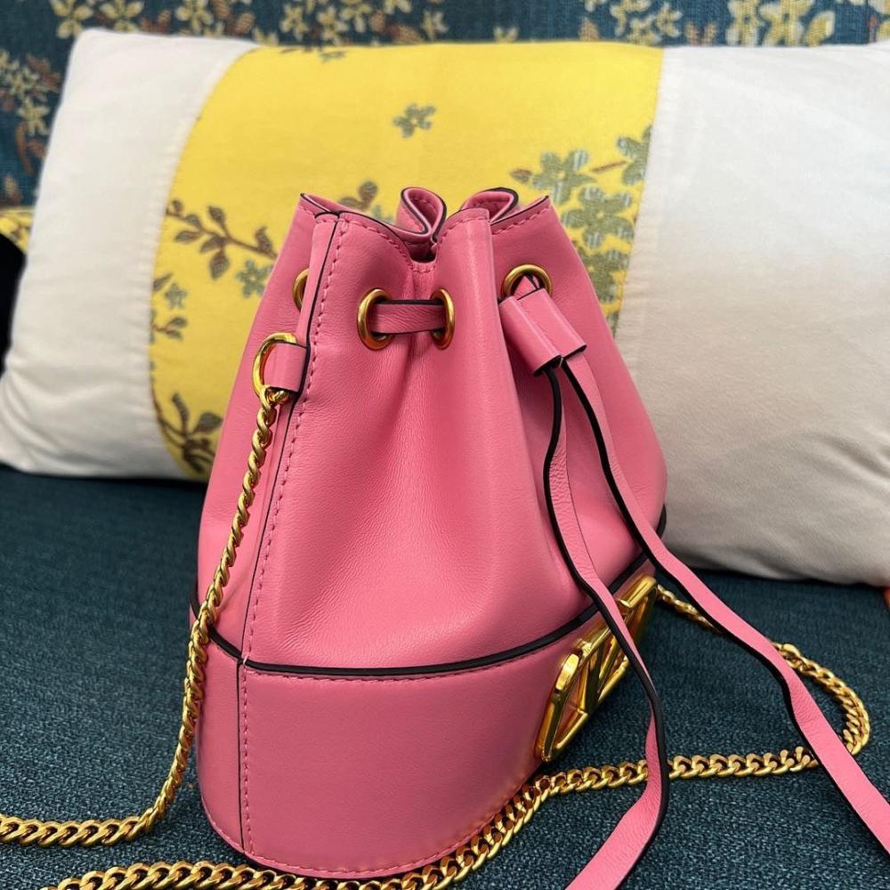 Modern Elegant Leather Bucket Bag