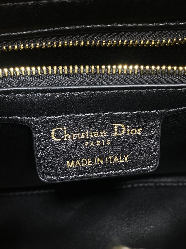 Top Handle Bag Style 541719862