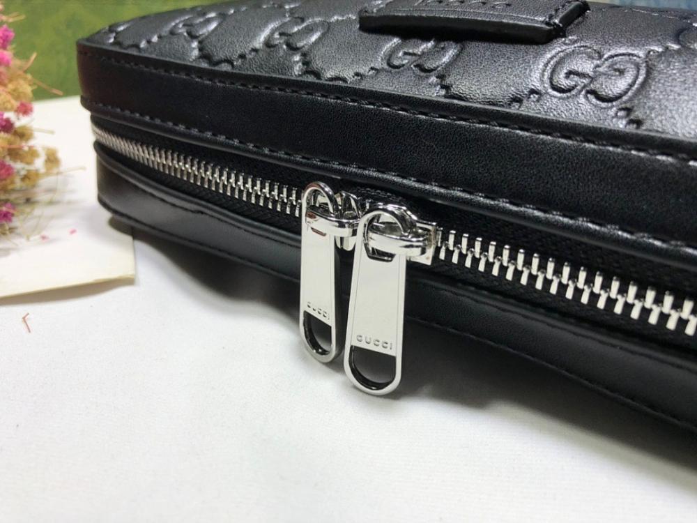 Classic Refined Calfskin Shoulder Bag 23.5x15.5x4.5cm