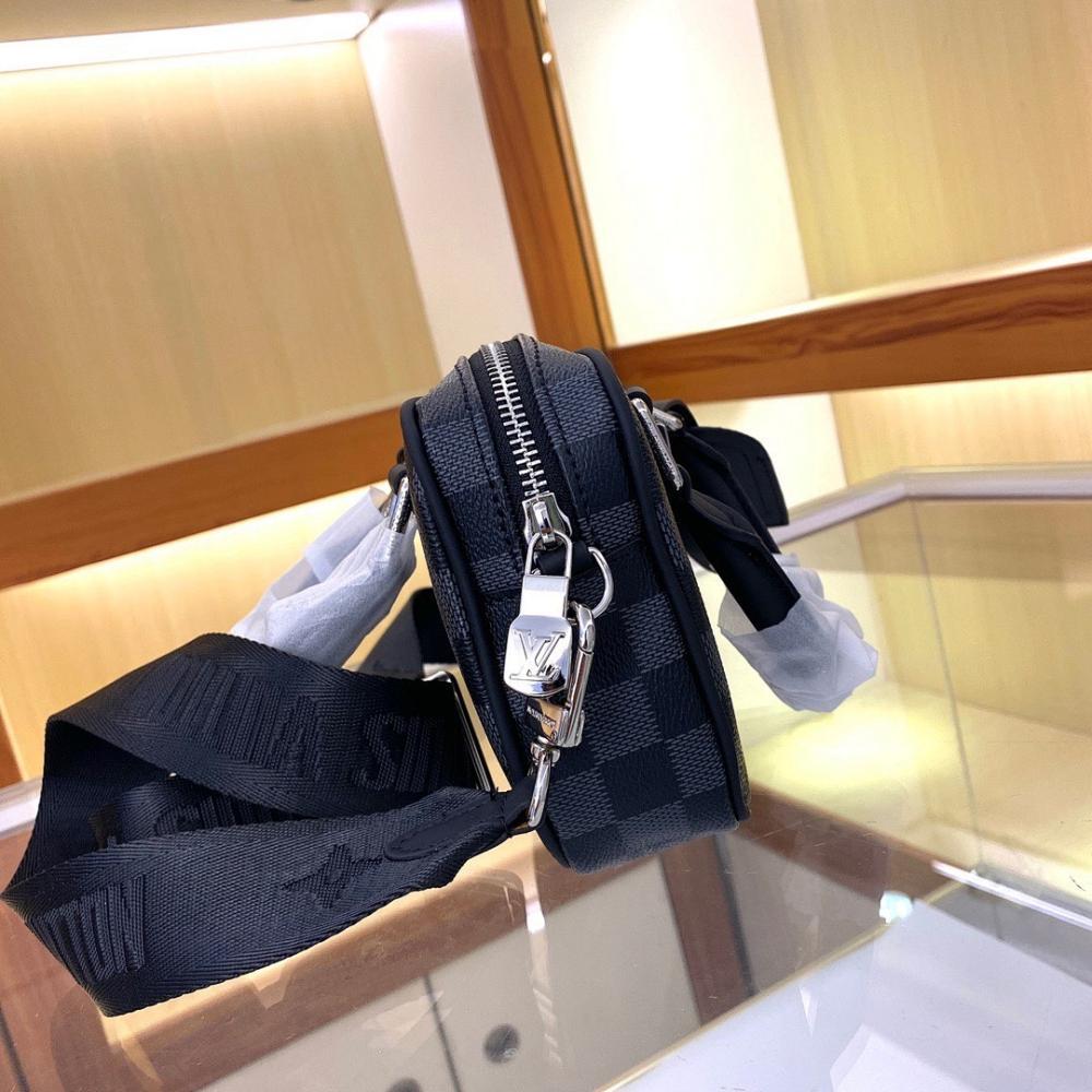 Italian-Inspired Stylish Shoulder Bag 20x13x5.5cm