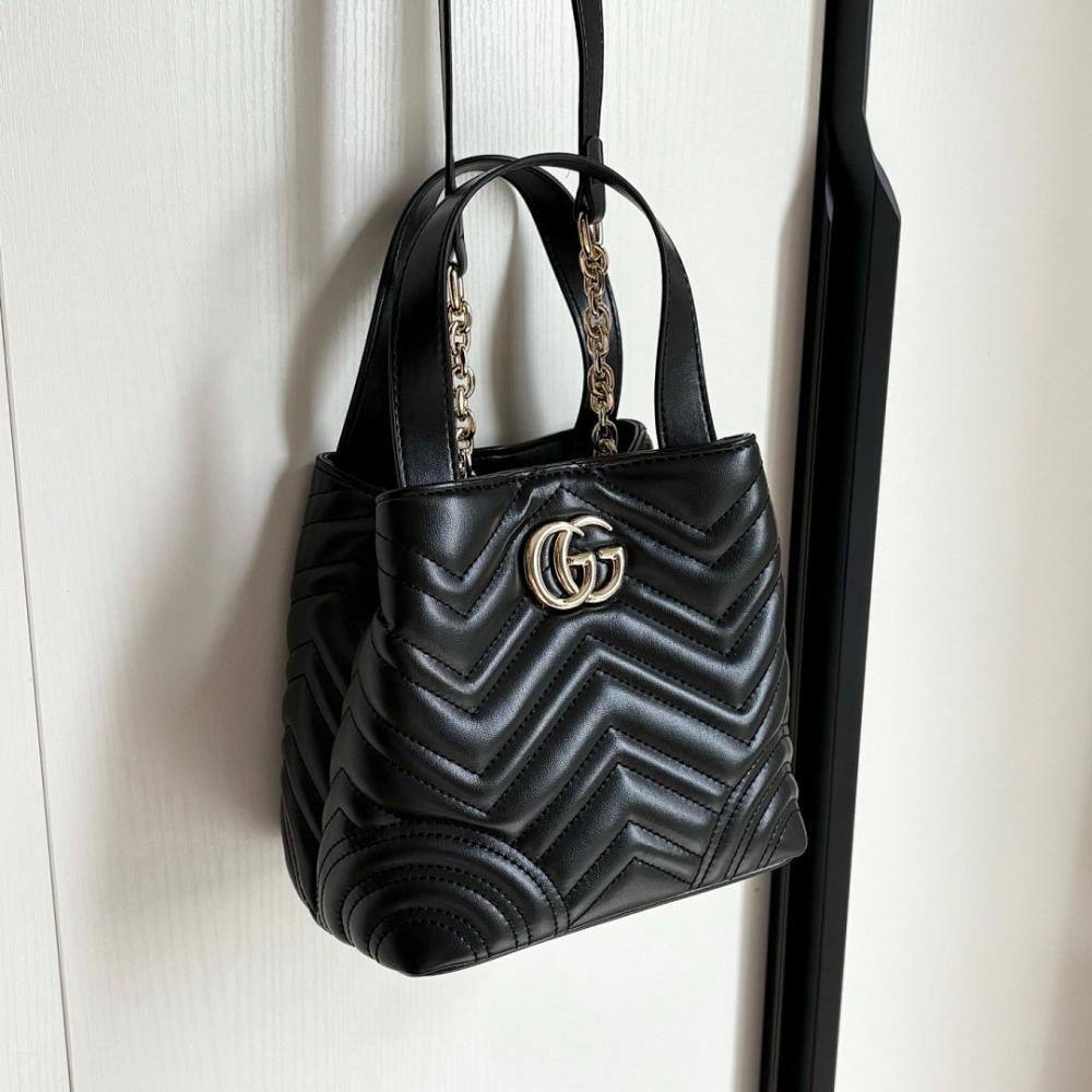 Italian-Inspired Stylish Crossbody Bag 18x18x12.5cm