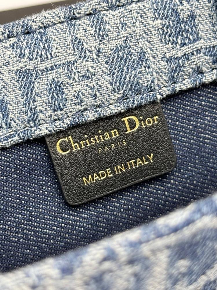 Elegant Refined Shoulder Bag 21.5x13x7.5cm