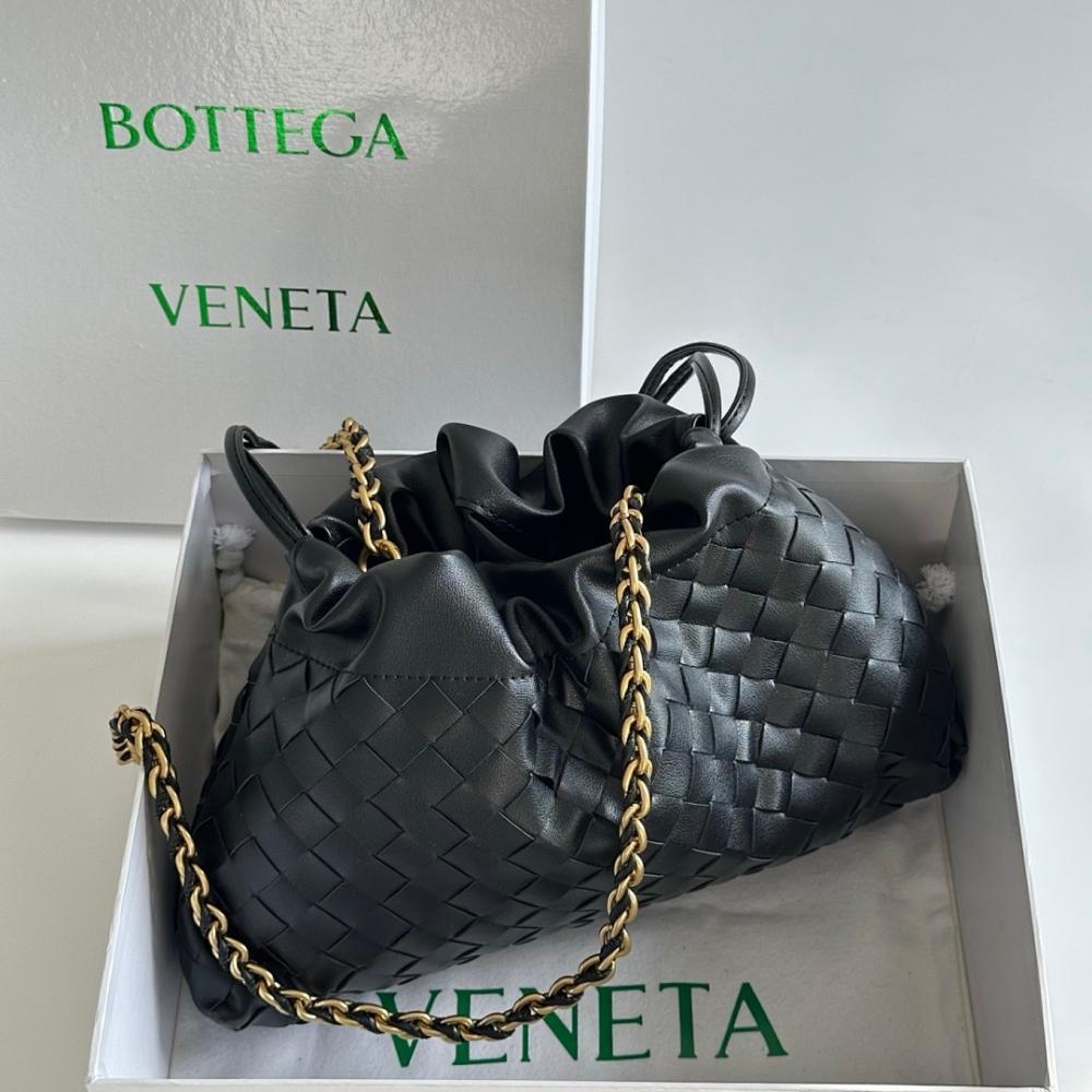 Stylish Calfskin Shoulder Bag 33x19x8cm