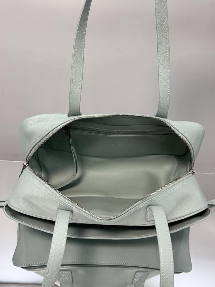 Classic Top Handle Bag Style 820321370