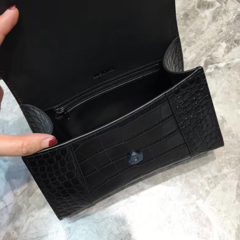 Classic Leather Shoulder Bag