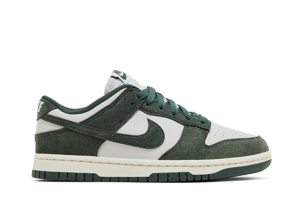 Wmns Dunk Low Next Nature 'Vintage Green'