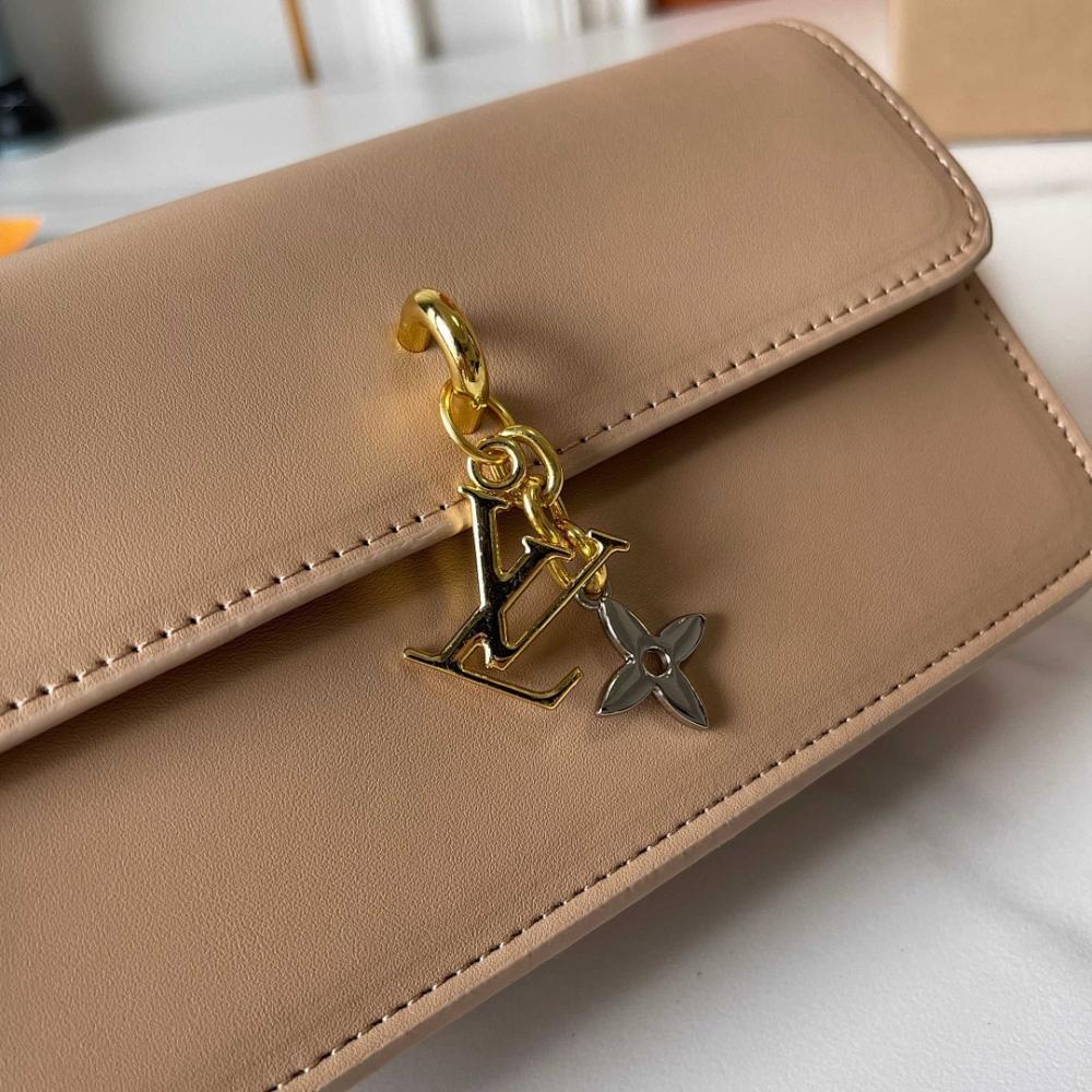 Modern Luxury Monogram Leather Shoulder Bag 20x11.5x4cm