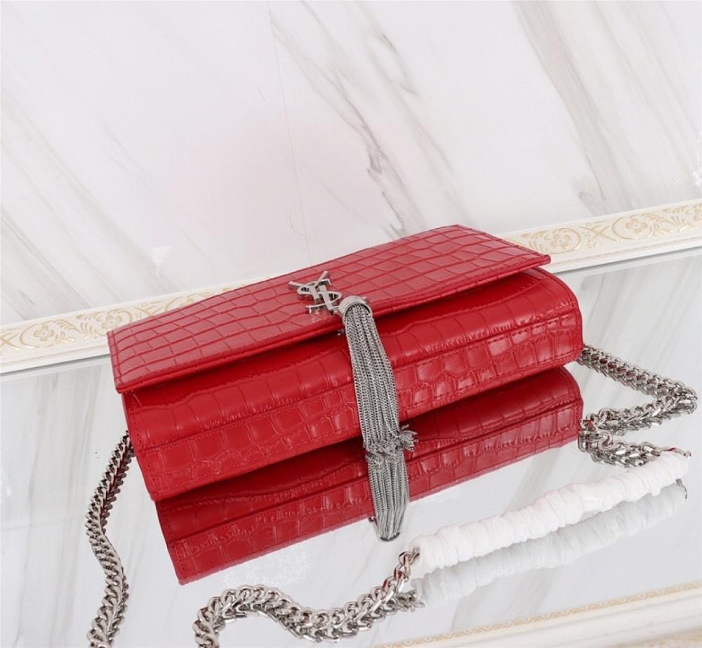 Modern Luxury Calfskin Shoulder Bag 24x15x5cm