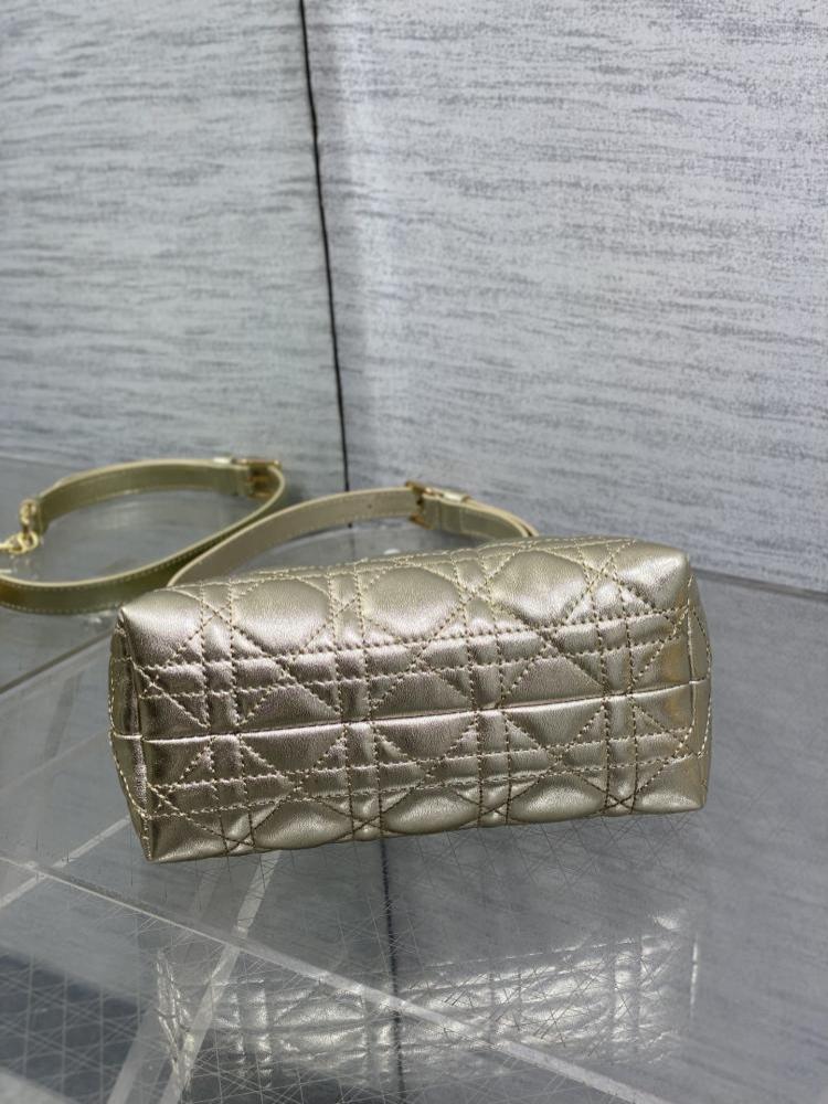 Top Handle Bag Style 607670538