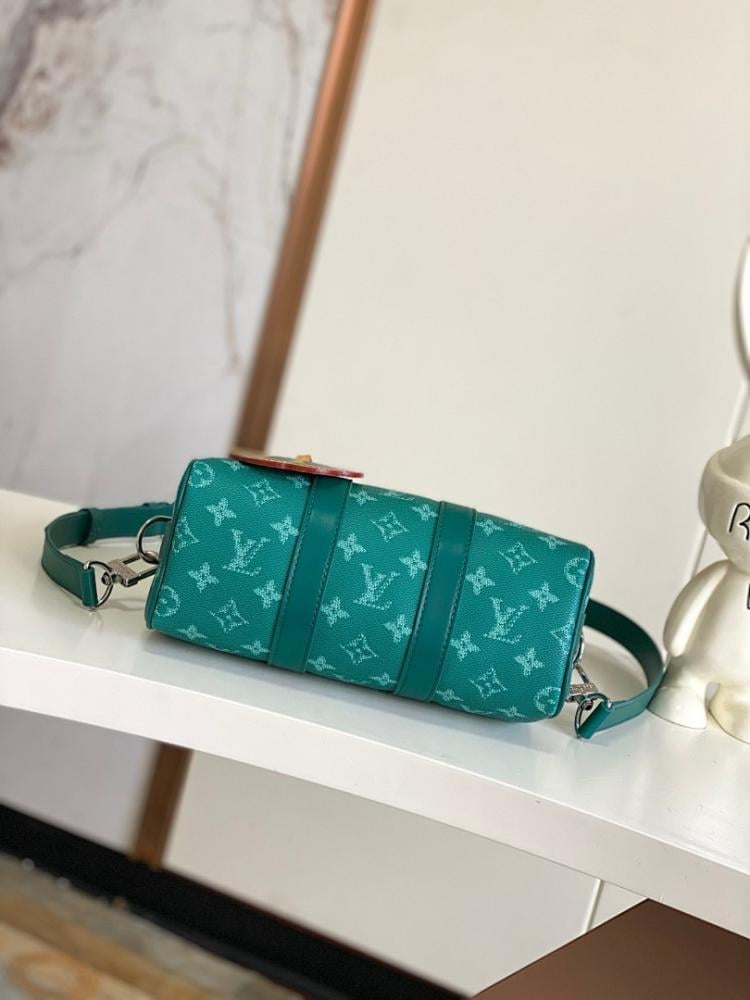 Modern Refined Leather Travel Bag 25x15x11cm