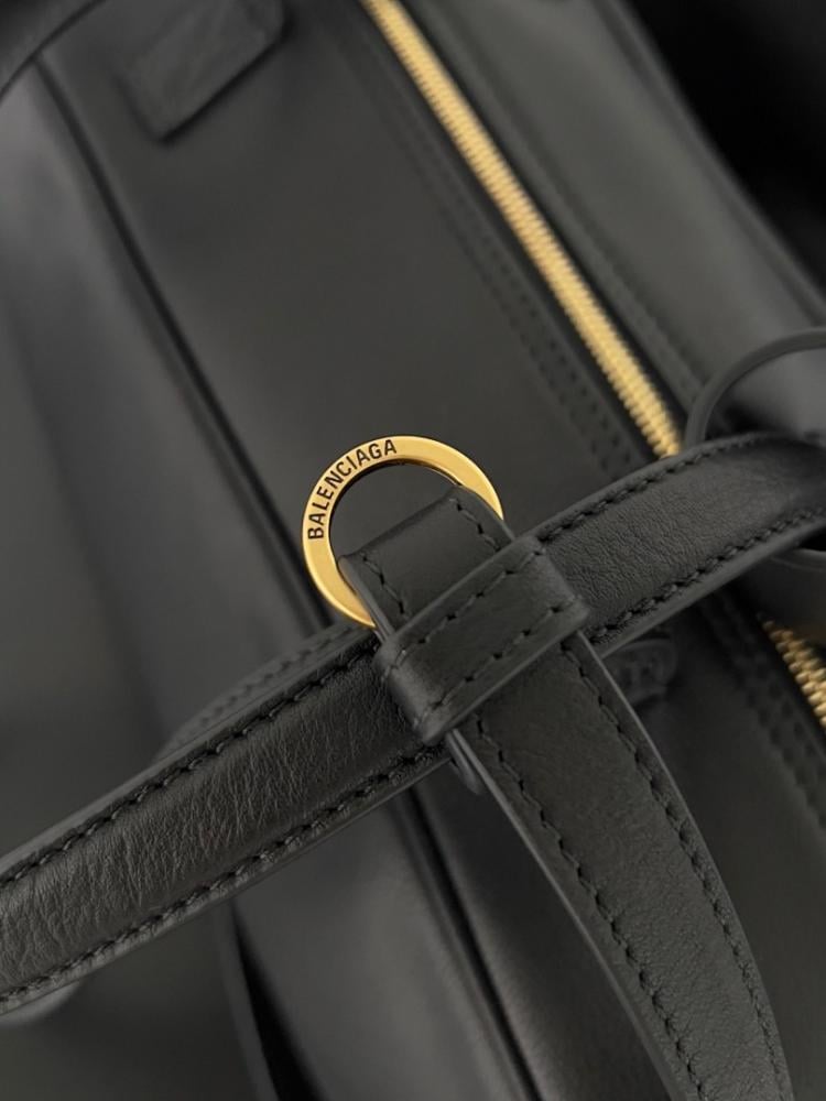 Modern Refined Crossbody Bag 36x18.5x16.5cm