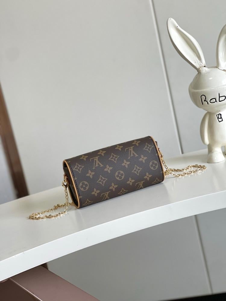 Elegant Stylish Monogram Leather Shoulder Bag 20.5x11x6cm