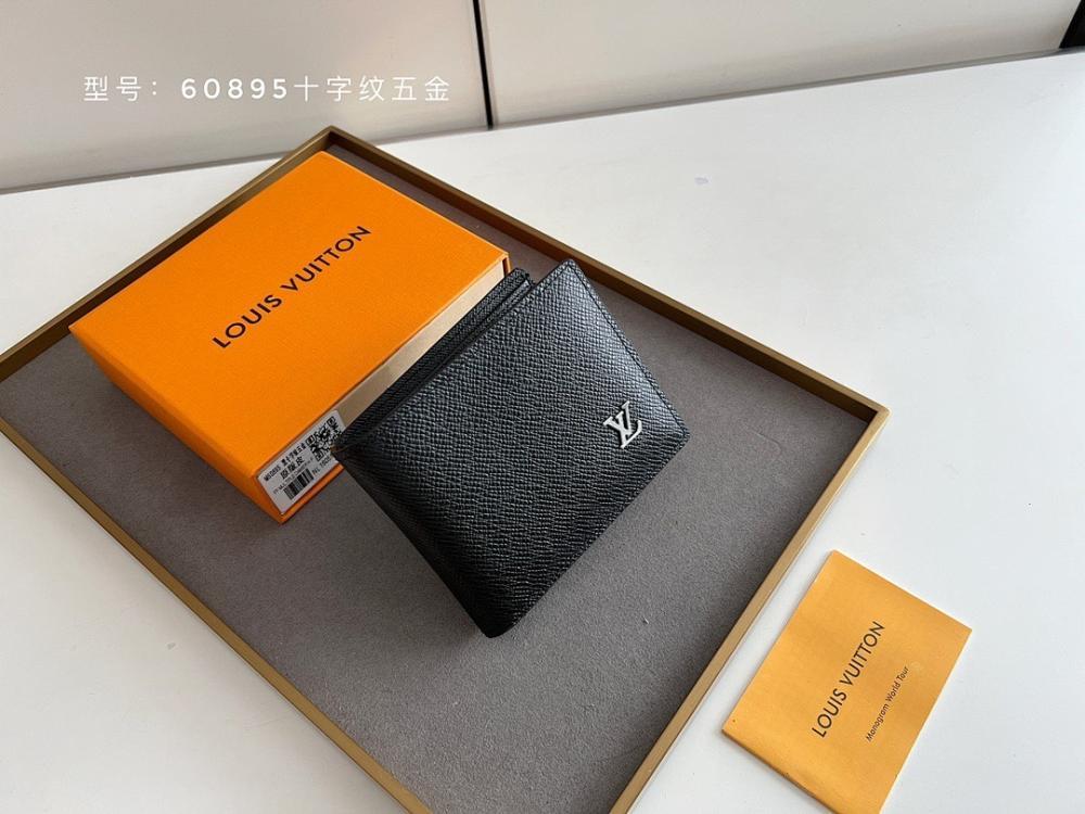 Italian-Inspired Stylish Wallet 11x9cm