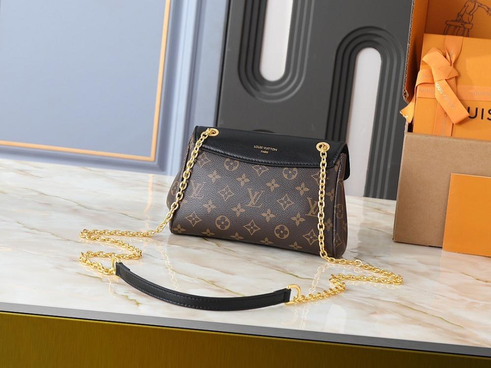 Modern Refined Gold Monogram Leather Shoulder Bag 24x17x9cm