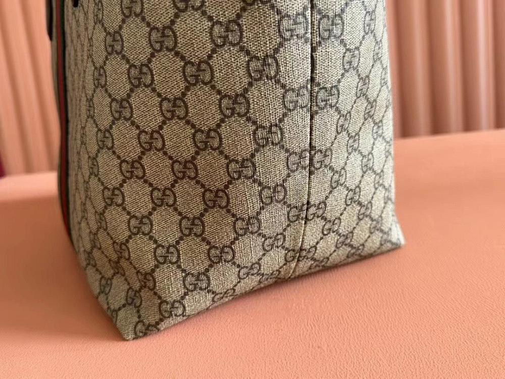 Classic Italian-Inspired Bag 31x28.5x20cm