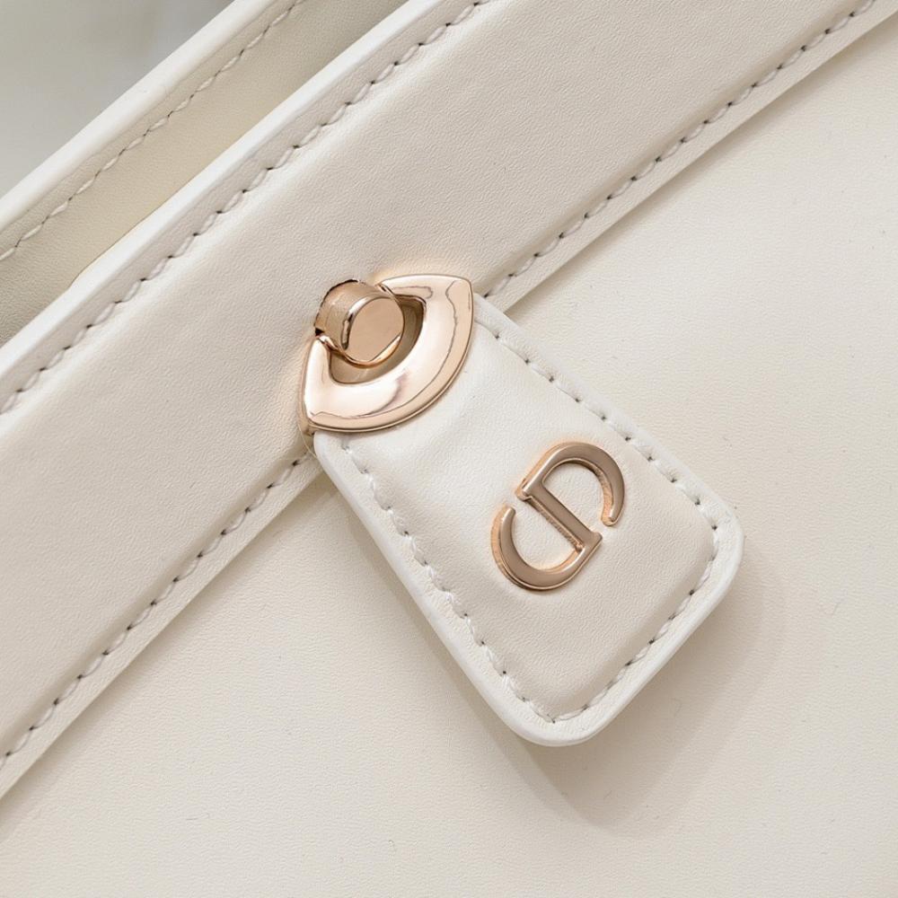 Classic Luxury Calfskin Shoulder Bag 22x12x12cm
