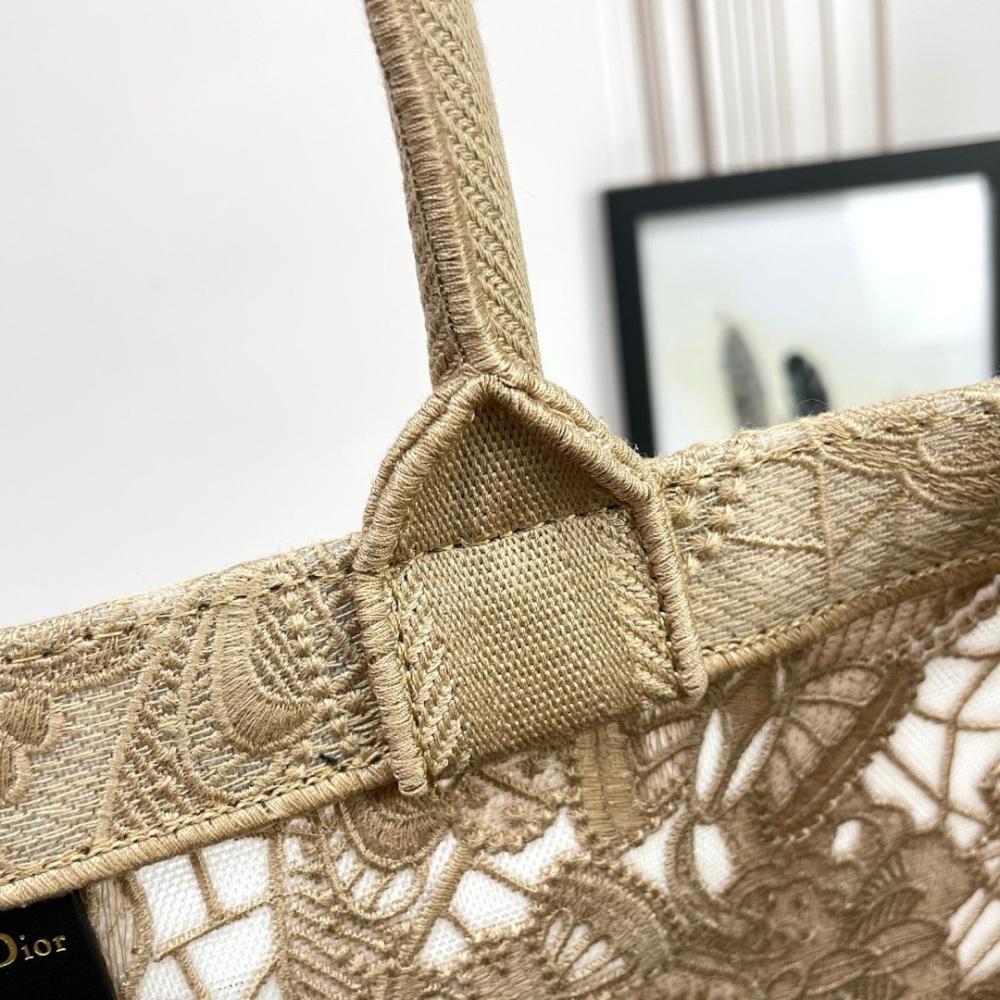 Stylish Embroidered Shoulder Bag 36x27.5x16.5cm