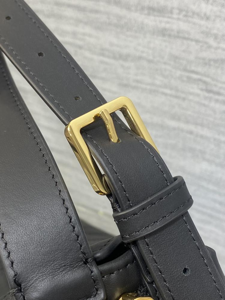 Hobo Bag Style 137469871