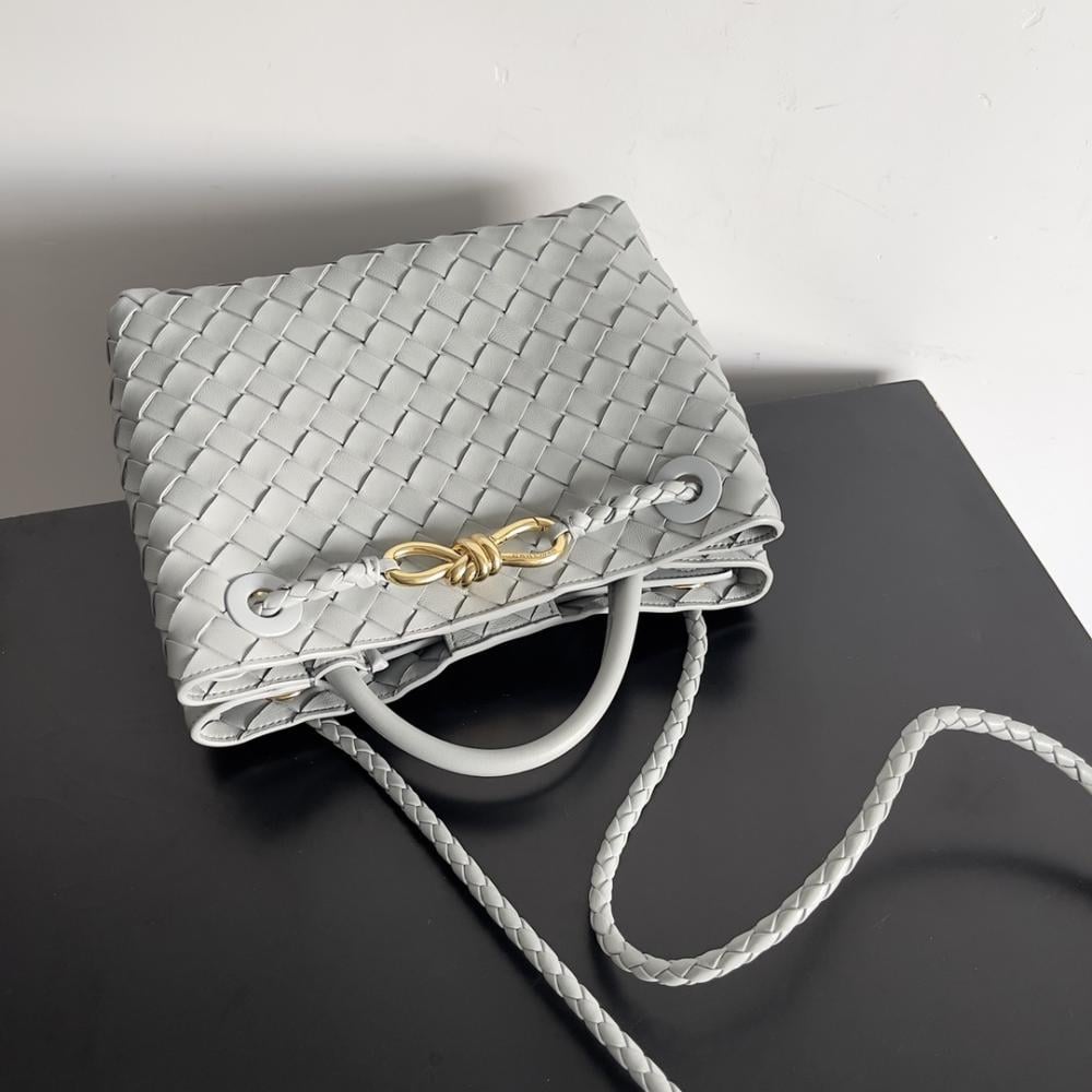 Luxury Top Handle Bag Style 526484192
