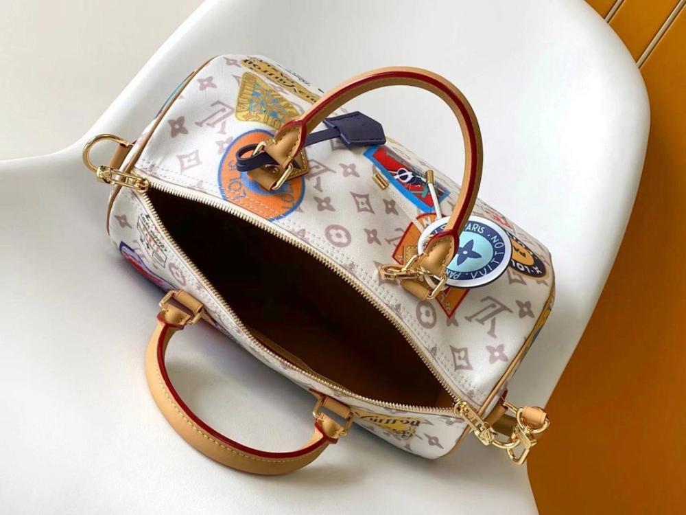 Modern Italian-Inspired Monogram Shoulder Bag 30x21x17cm