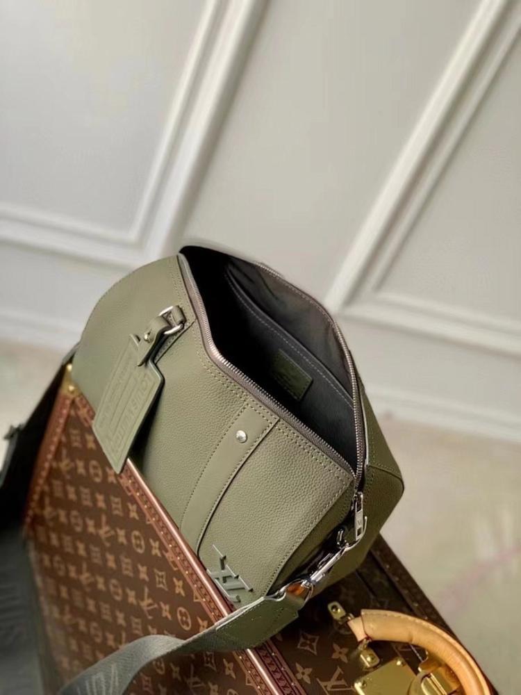 Elegant Refined Calfskin Shoulder Bag 27x17x13cm