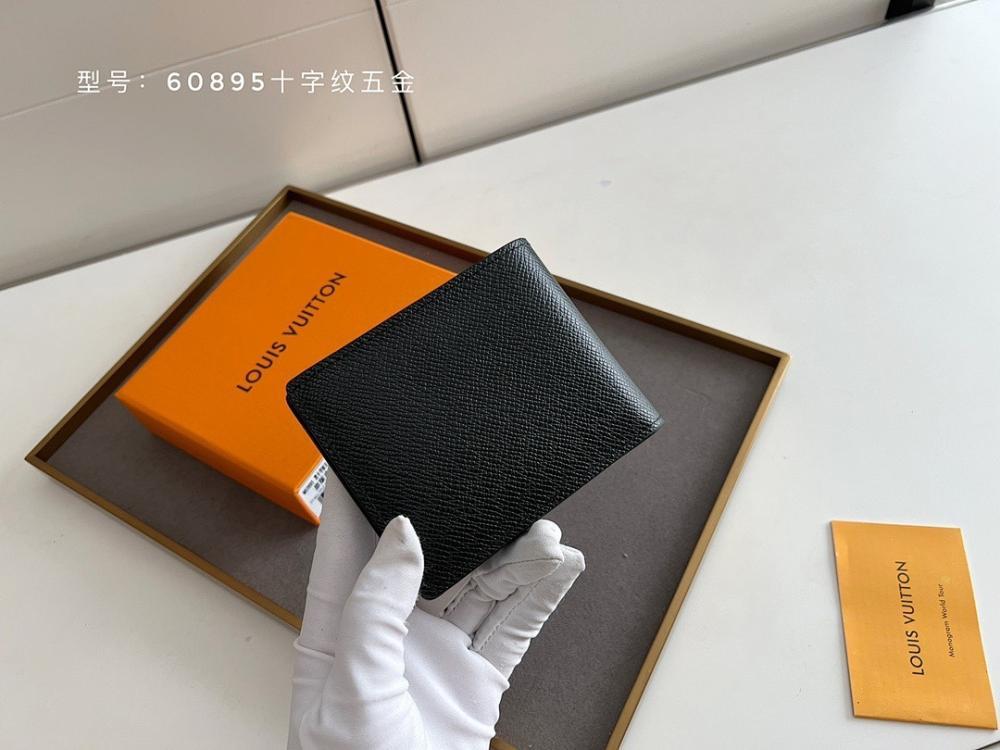 Italian-Inspired Stylish Wallet 11x9cm