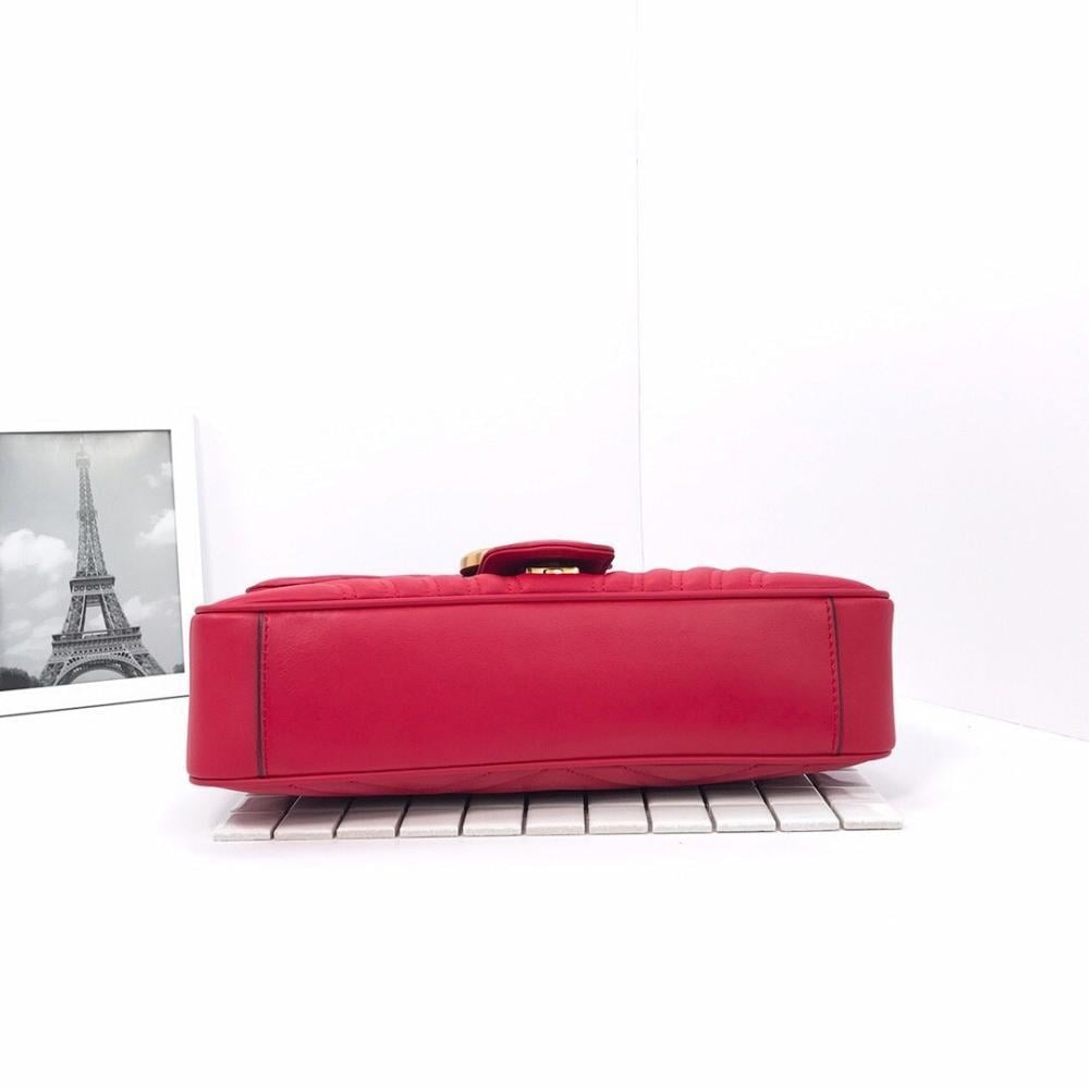 Elegant Refined Crossbody Bag 31x19x7cm