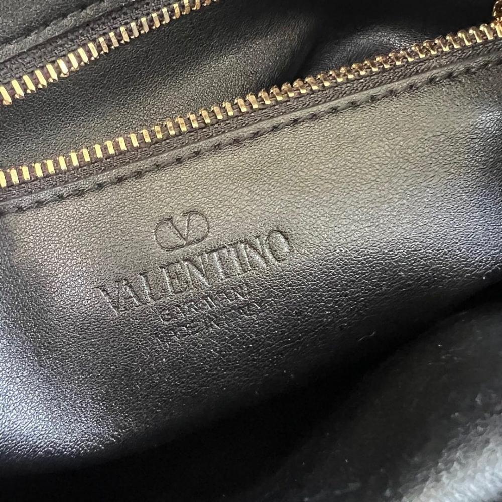 VLogo Signature Leather Crossbody Bag