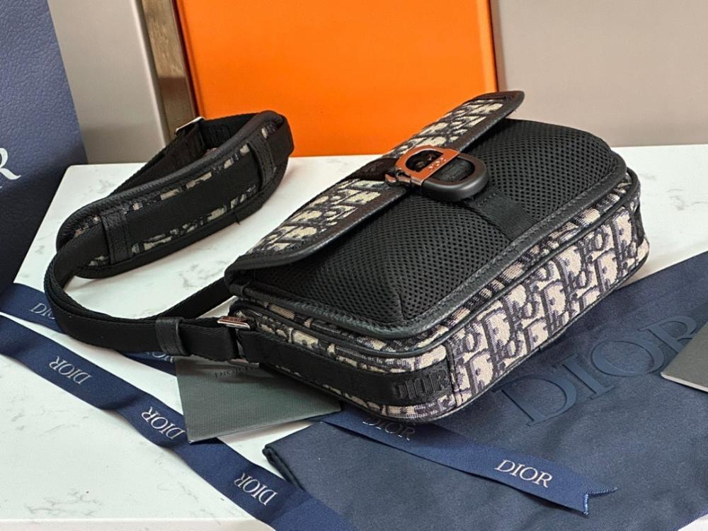 Stylish Black Printed Jacquard Crossbody Bag