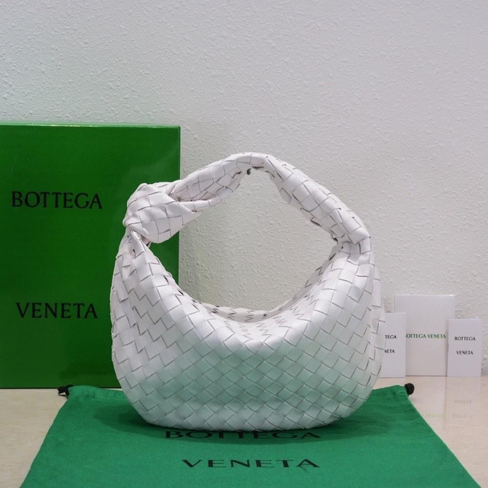 Classic Italian-Inspired Woven Lambskin Shoulder Bag