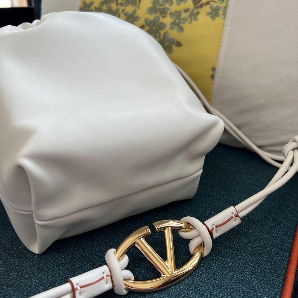 Elegant Leather Crossbody Bag