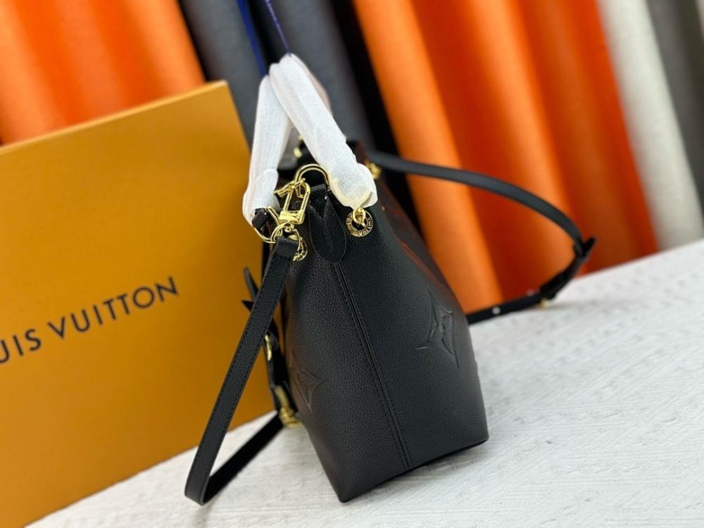 Modern Luxury Leather Shoulder Bag 28x20x11.5cm