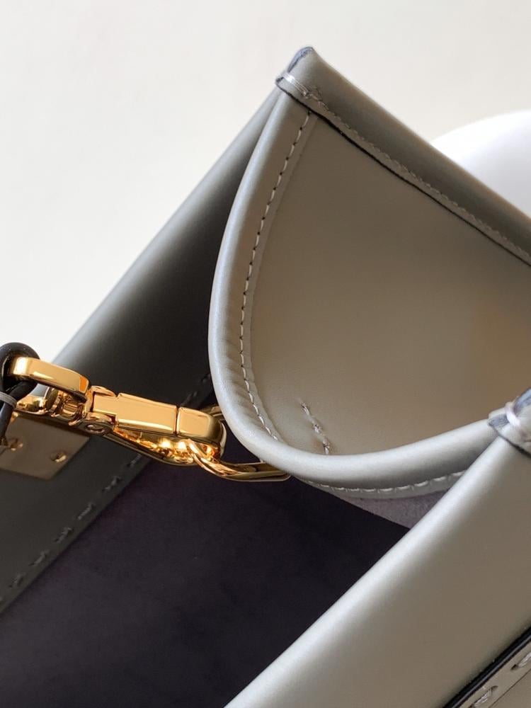 Top Handle Bag Style 84571287