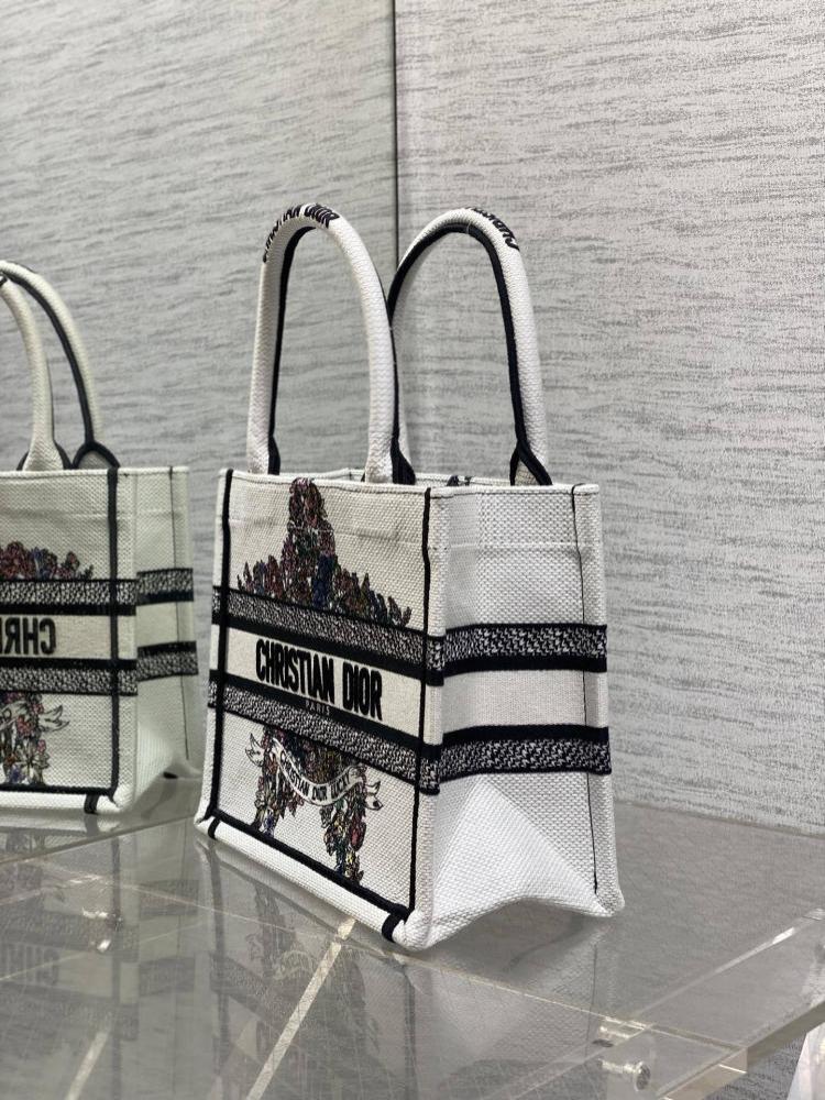 Top Handle Bag Style 475411853