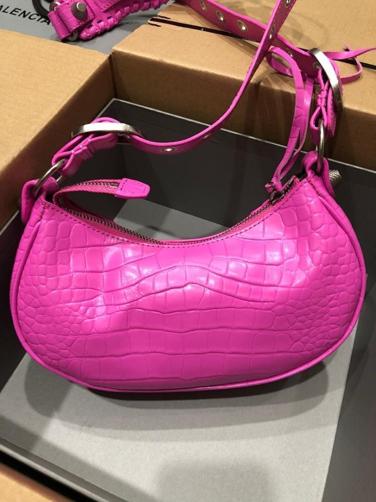 Elegant Woven Leather Shoulder Bag