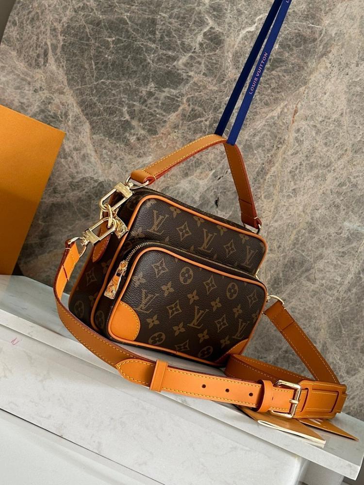 Arco Monogram Leather Shoulder Bag 25x17.5x11cm