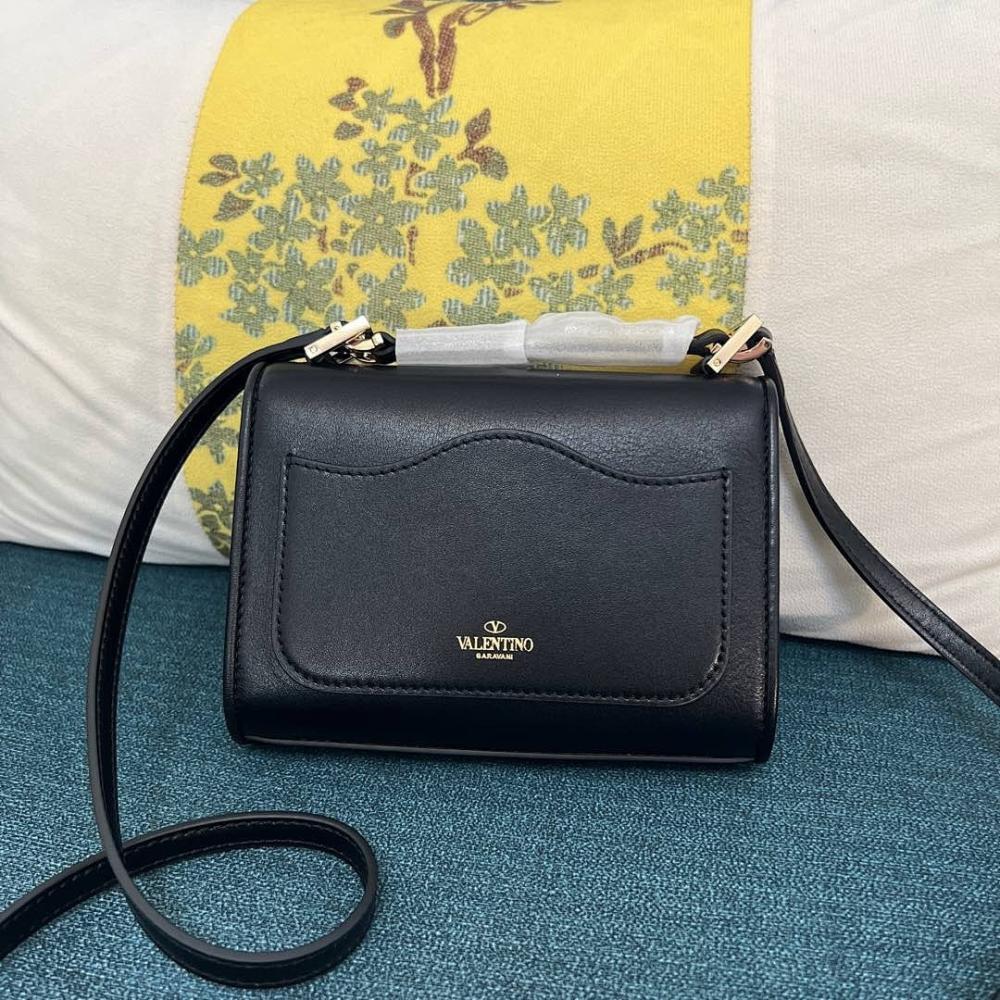 Modern Leather Shoulder Bag