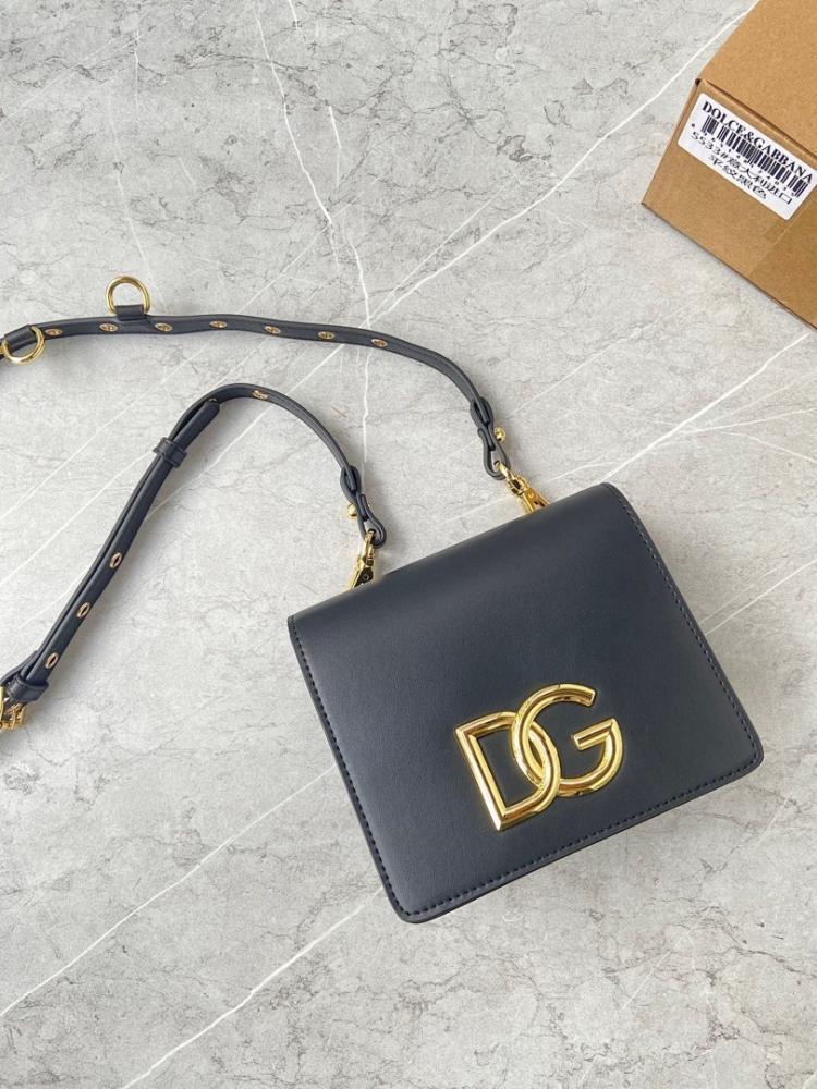 Italian-Inspired Elegant Calfskin Shoulder Bag 18x16x8cm